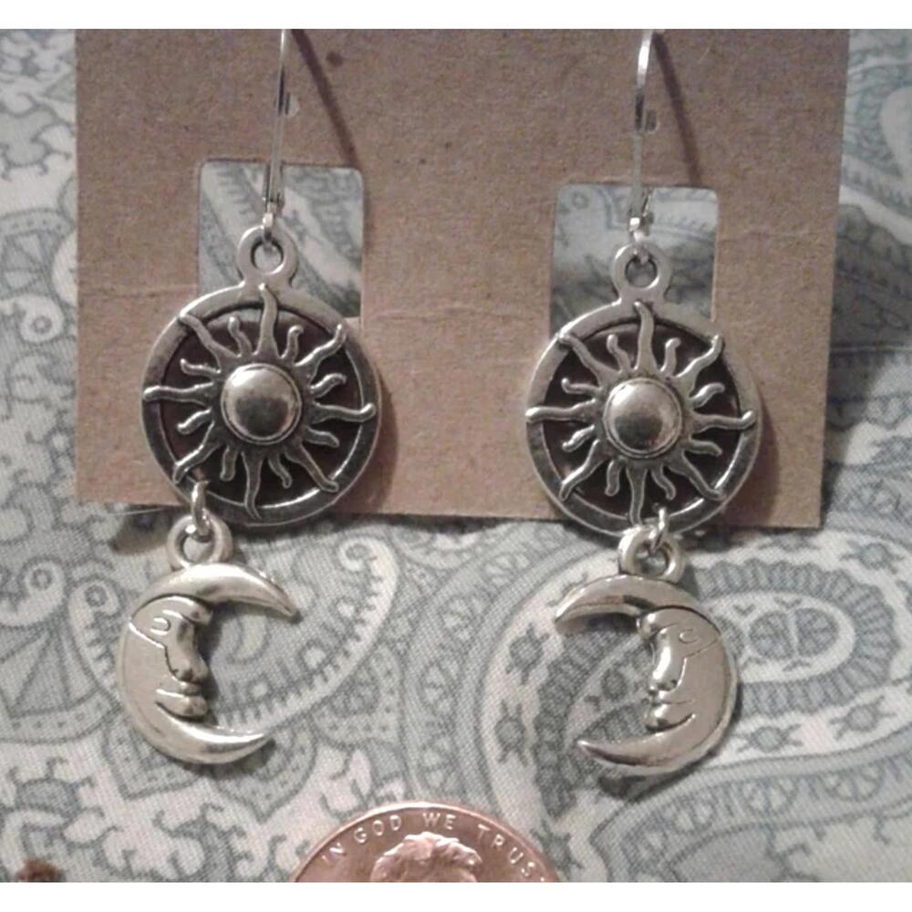 D747 Eclipse Earrings